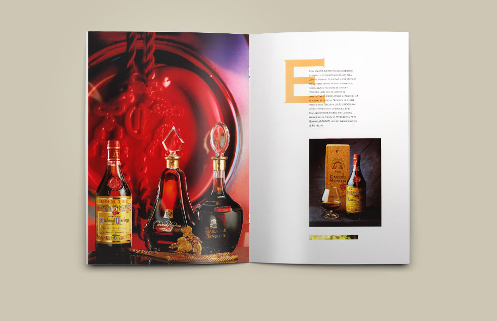 Diseño y Artes Finales Folleto de prestigio tamaño DIN A4 para Vinos & Brandies SÁNCHEZ ROMATE HERMANOS